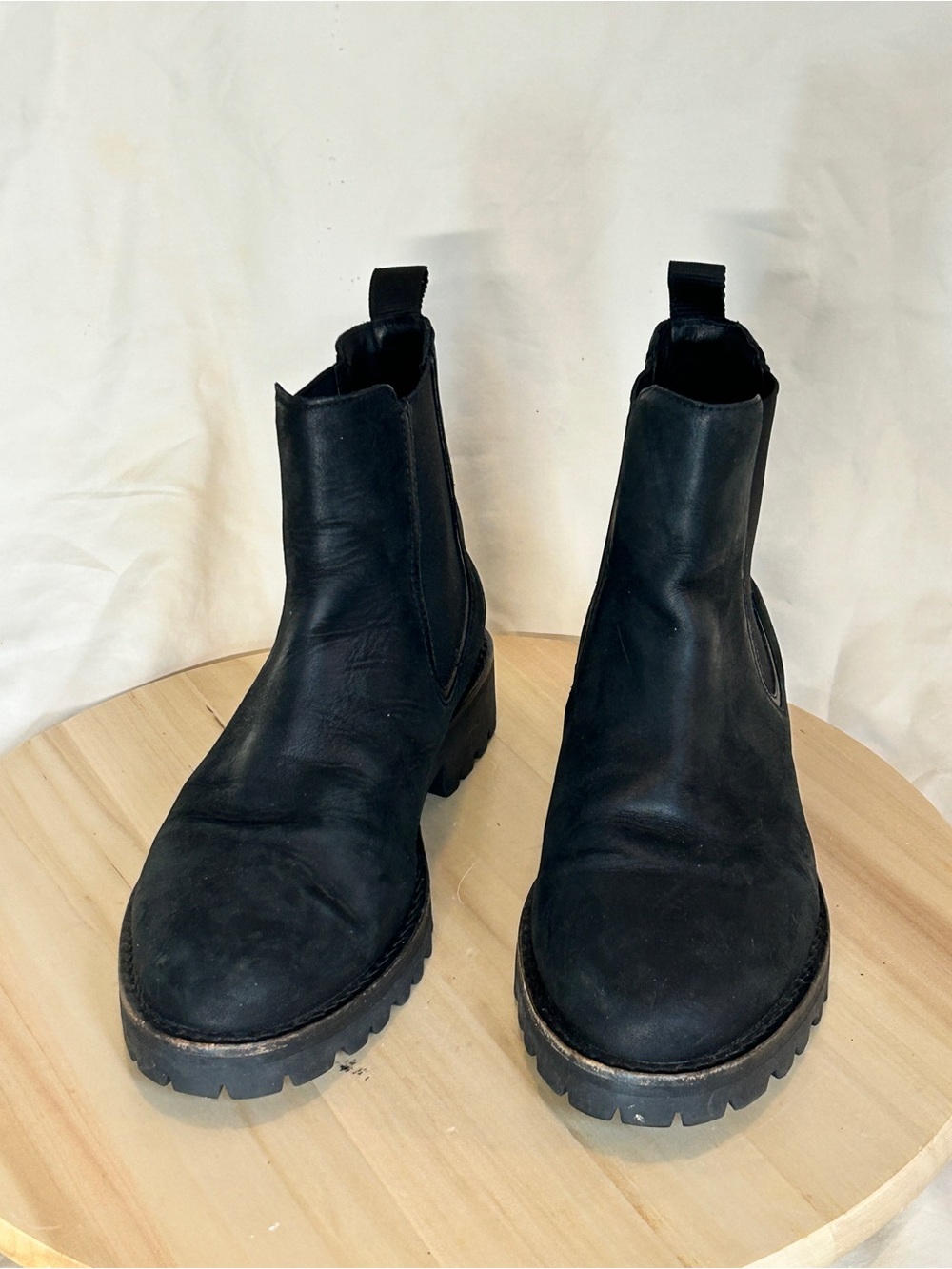Thursday Everyday Women’s Black Leather Chelsea Ankle Boots Round Toe US 7 - Picture 2 of 7